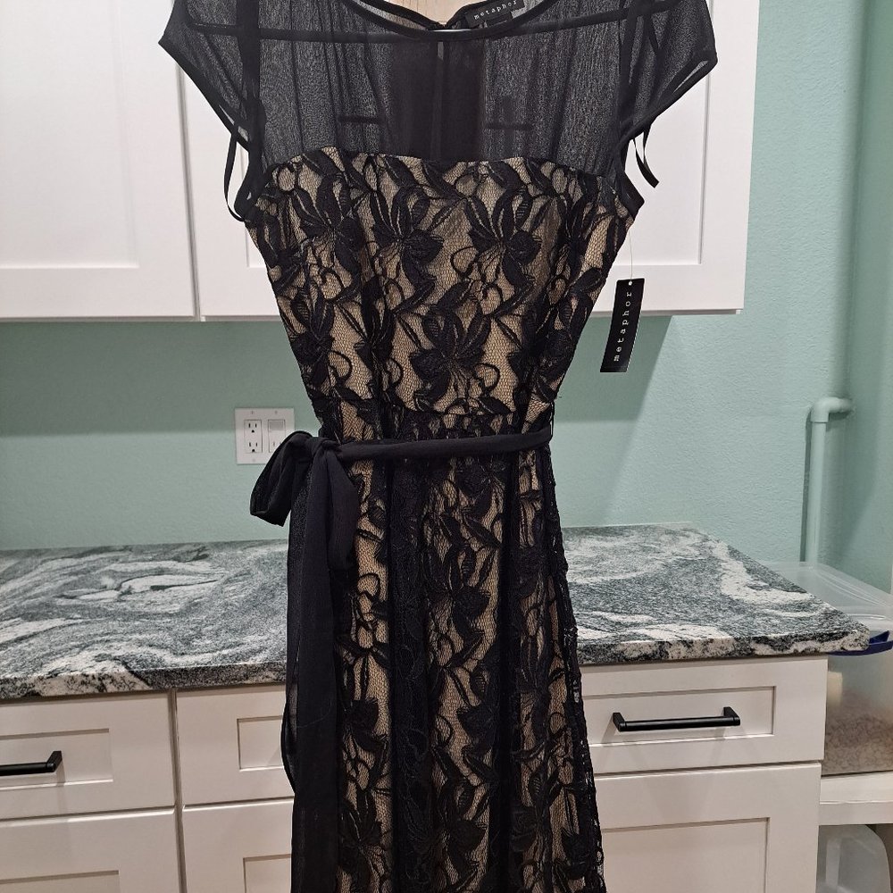 Metaphor dress, black lace